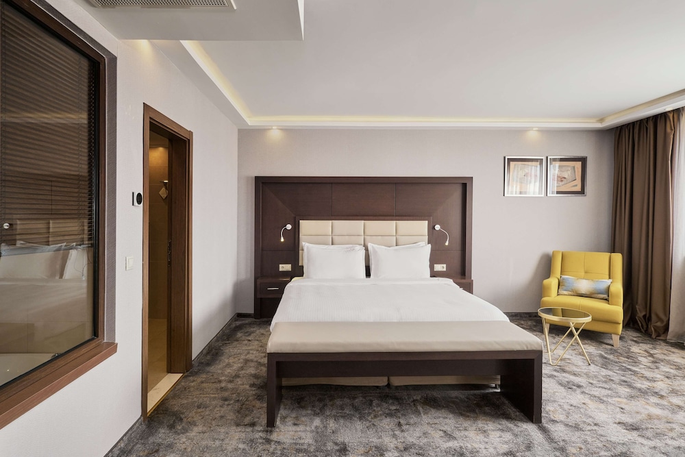 Suite, 1 Bedroom photo 3