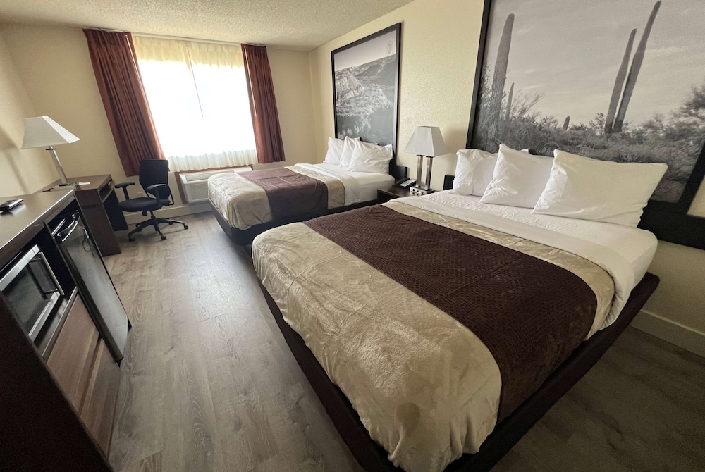 Standard Room, 2 Queen Beds - Photo 1