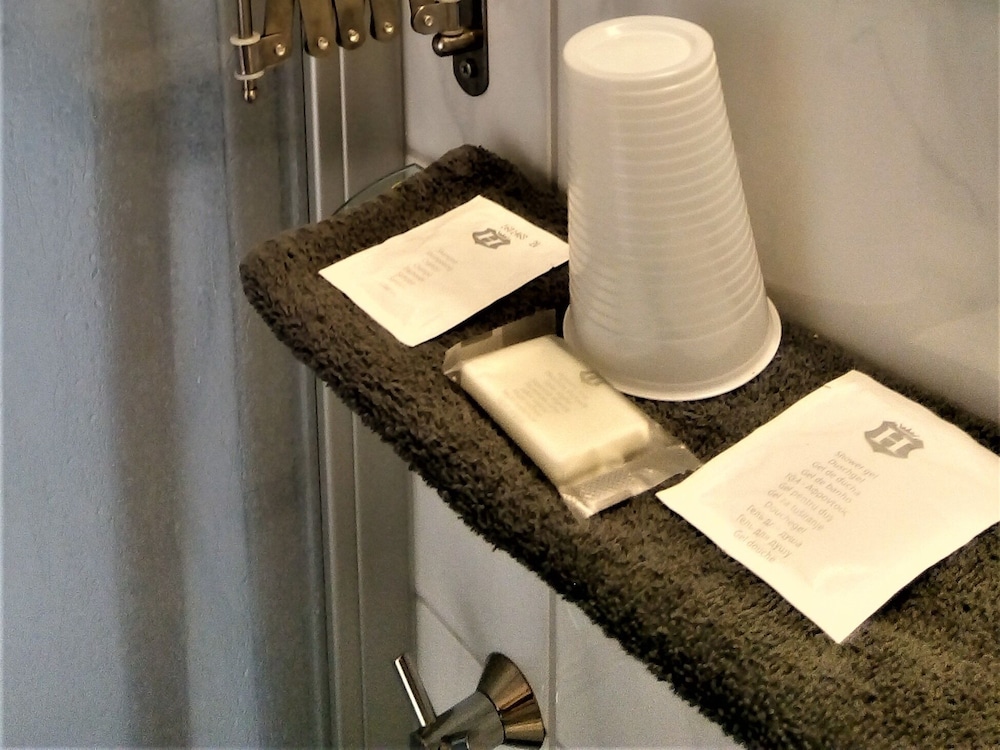 Standard Double Room, Ensuite photo 2