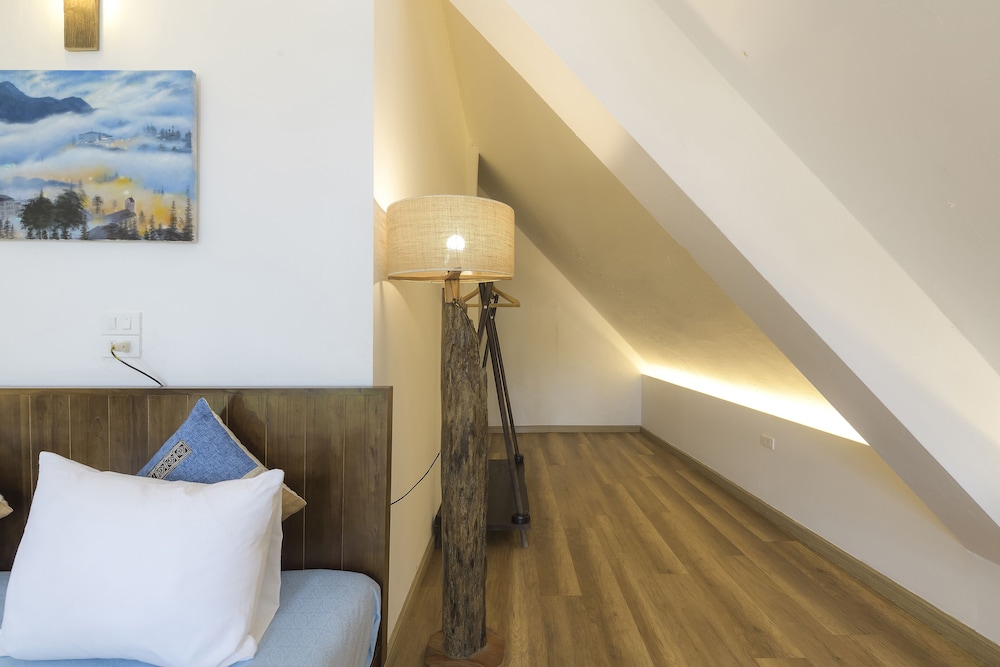Executive Attic Suite photo 2