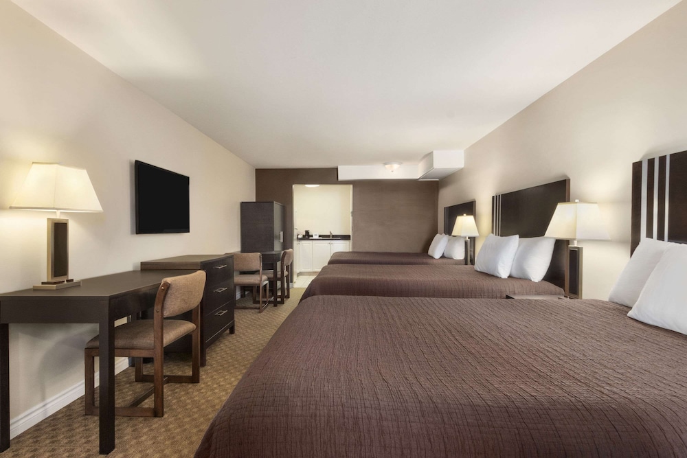 Room, Non Smoking, Kitchenette - Photo 1