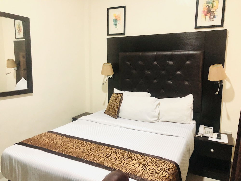 Deluxe Room - Photo 2