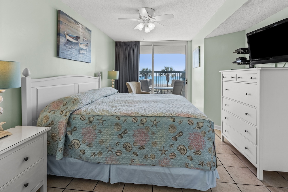 Condo, 4 Bedrooms