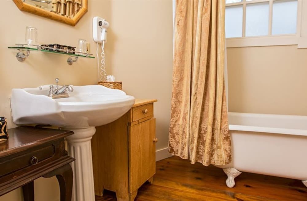 Room, Private Bathroom (#11 Goldfields) photo 2