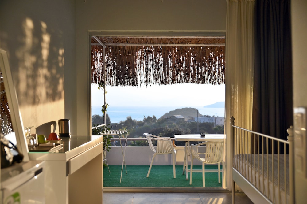 Deluxe Double Room, Sea View - Photo 2