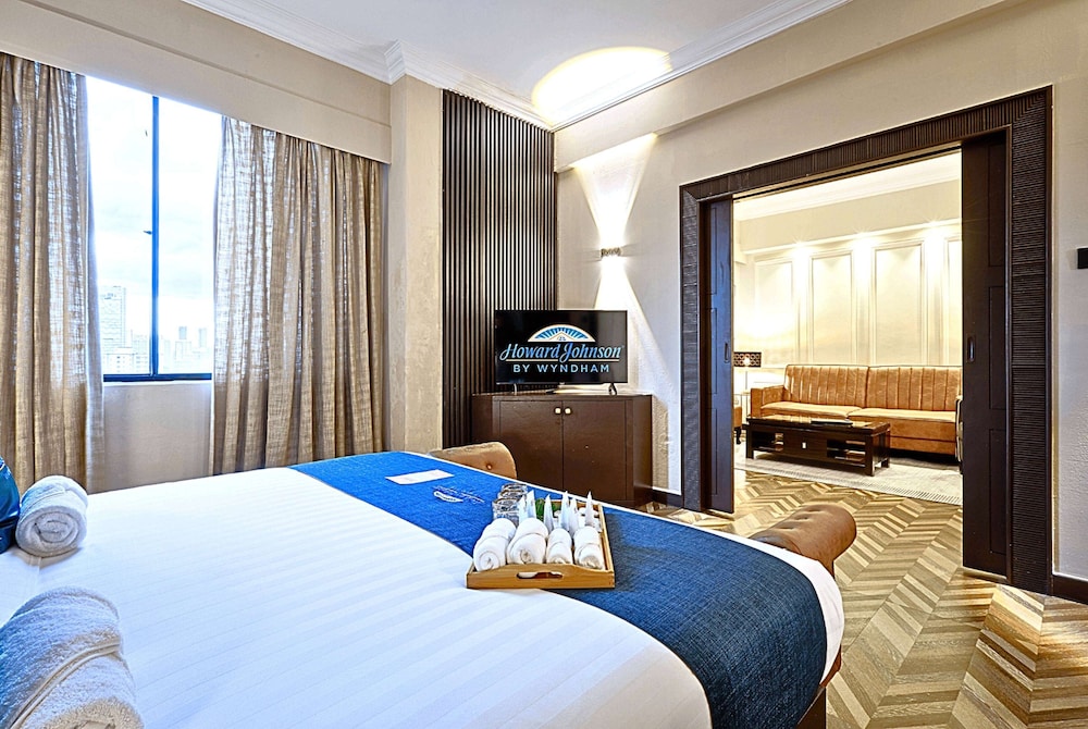 Suite, 1 King Bed with Sofa bed, Non Smoking photo 2