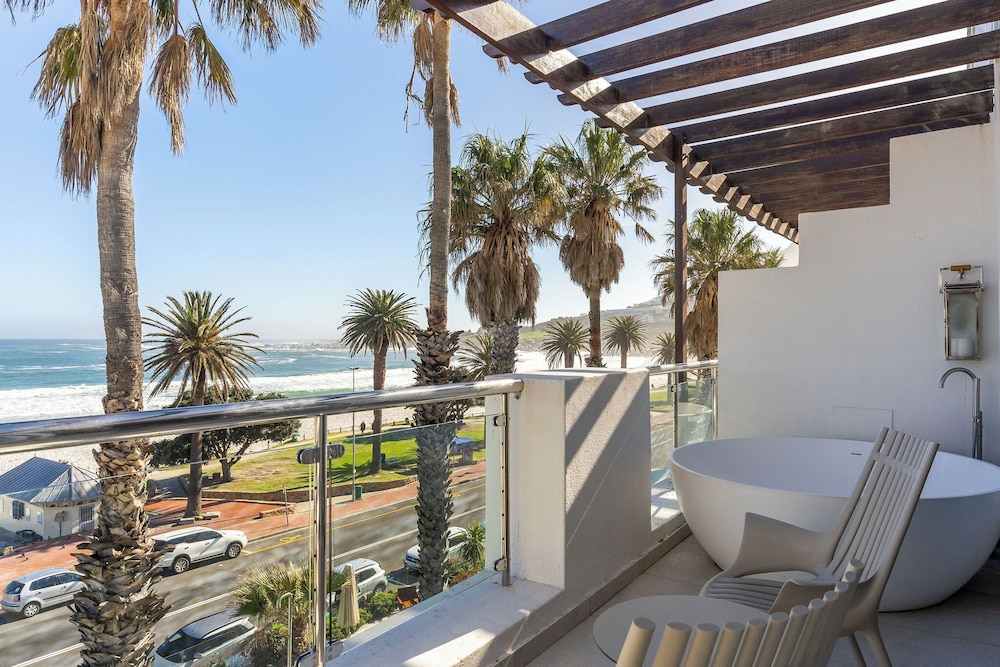 Sea View Suite - Photo 5