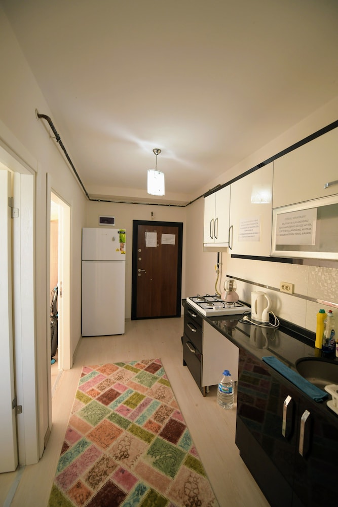 Basic Apartment photo 2