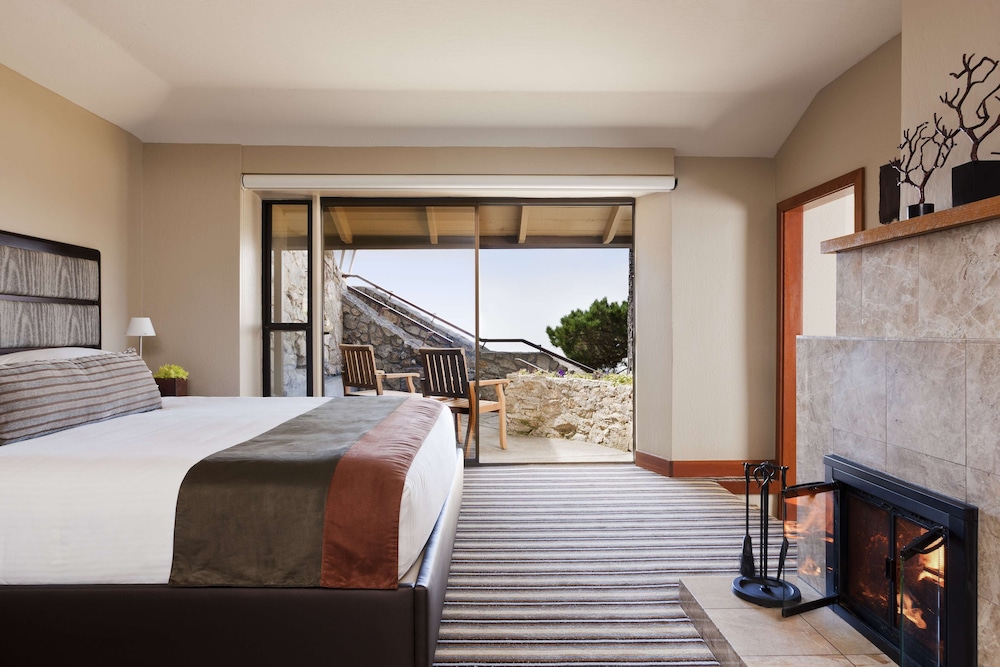 Suite (Pointlobos)