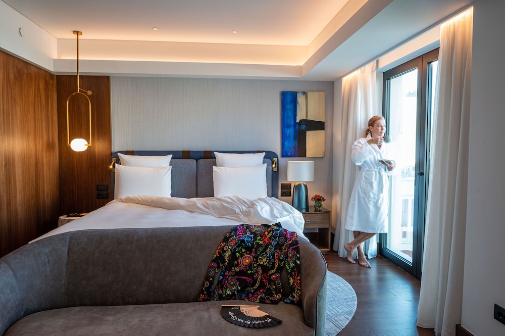 Deluxe Suite, 1 King Bed