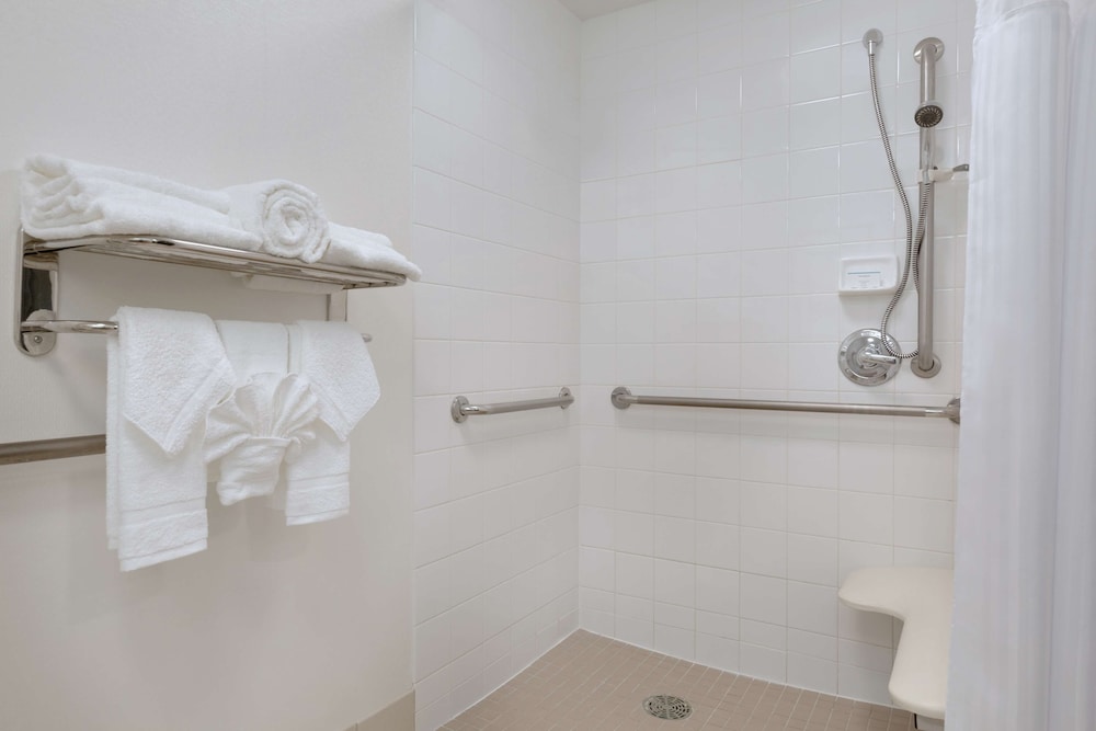 Room, Accessible - Photo 4