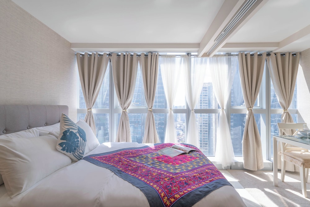 Business Apartment, City View
