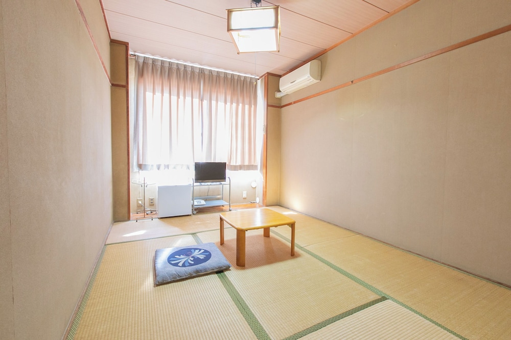 Japanese-Style Room for Two, Shared bathroom, Non-Smoking - Photo 11