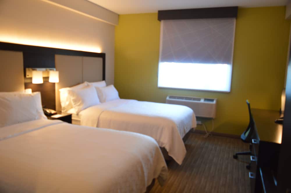 Standard Room, 2 Double Beds (Low Floor) - Photo 1
