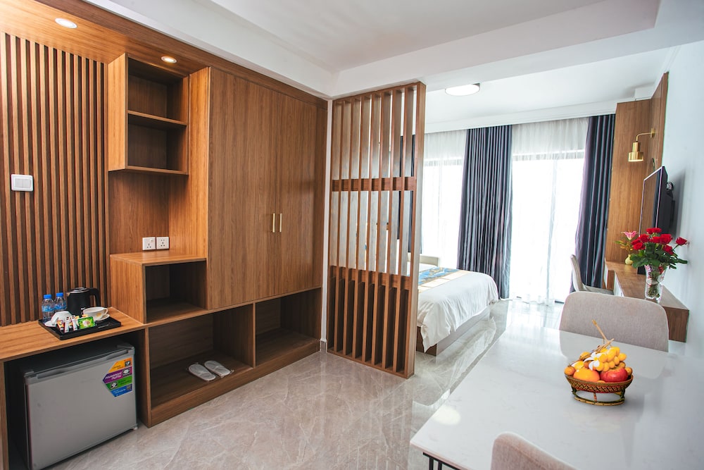 Premier Double Room, 1 King Bed, Terrace, River View photo 3