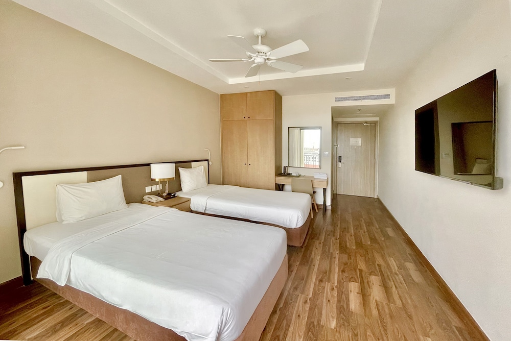 Family Room- VinWonders Park Access
