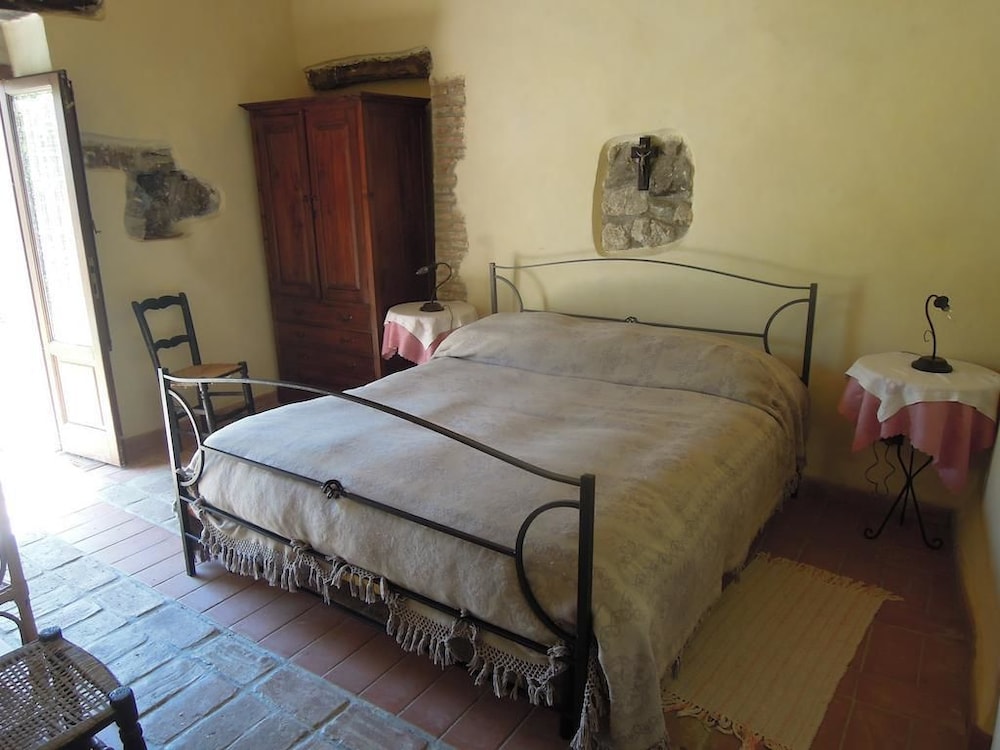Double Room, 1 Queen Bed photo 2