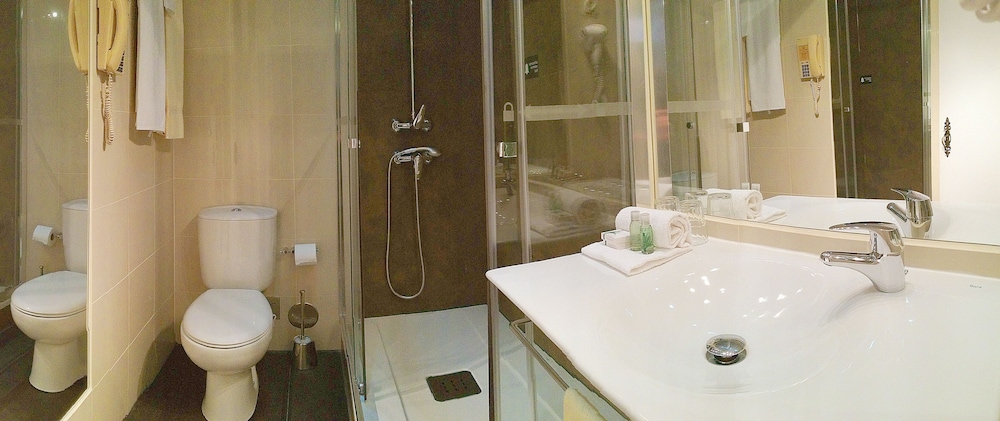 Standard Double Room - Photo 3