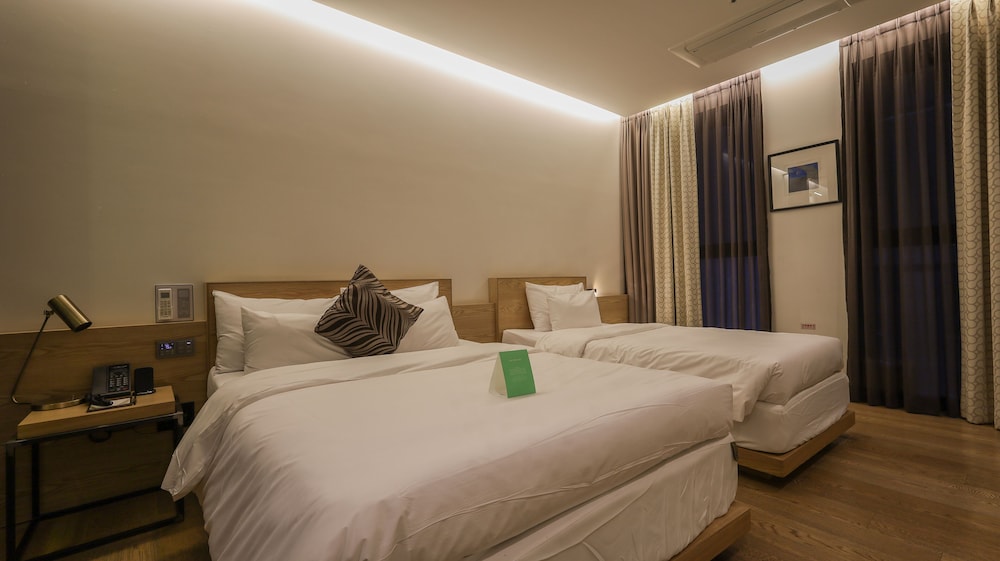 Deluxe Twin Room - Photo 1