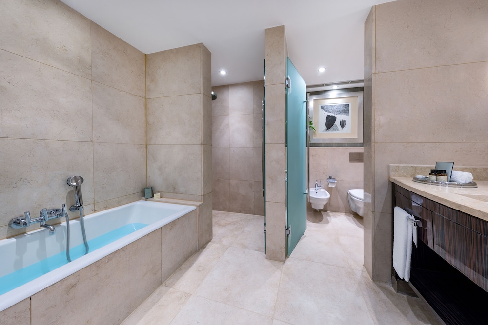 Fairmont Gold, Signature Room thumbnail 6