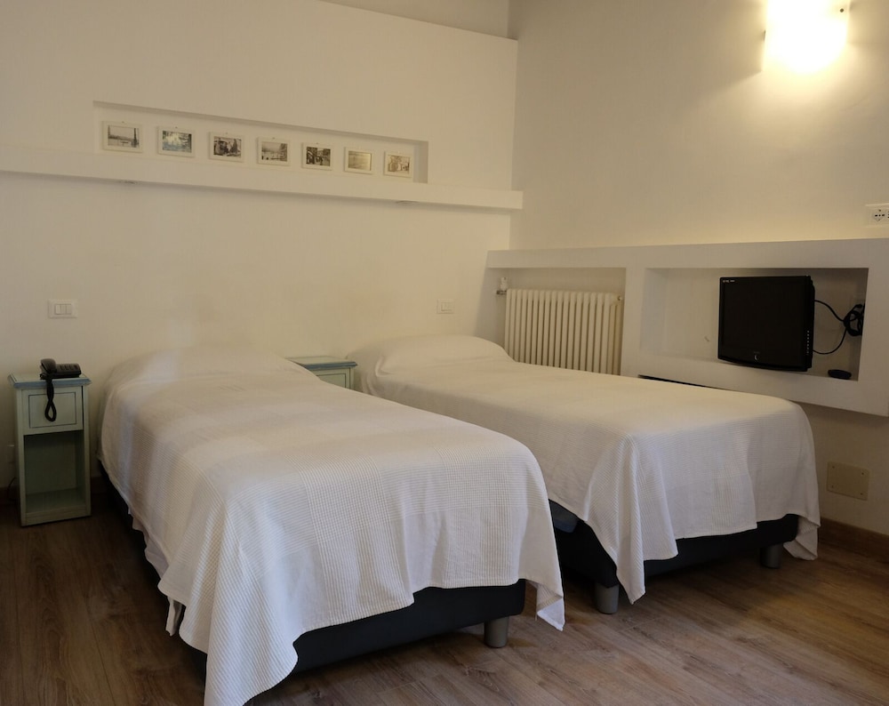 Comfort Room photo 2