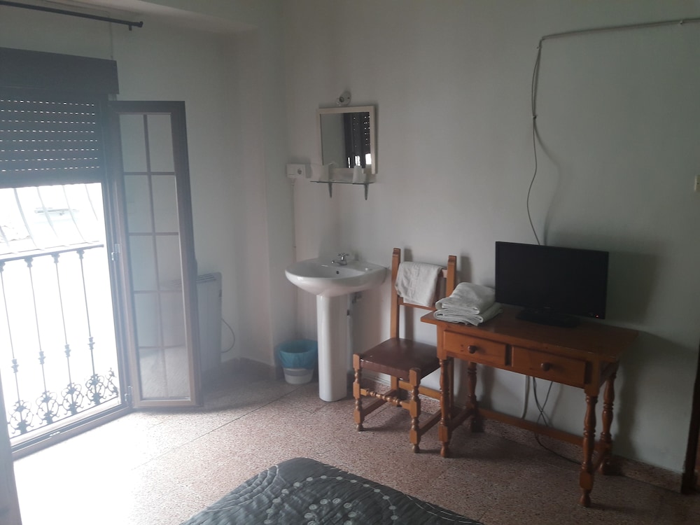 Triple Room, Shared Bathroom