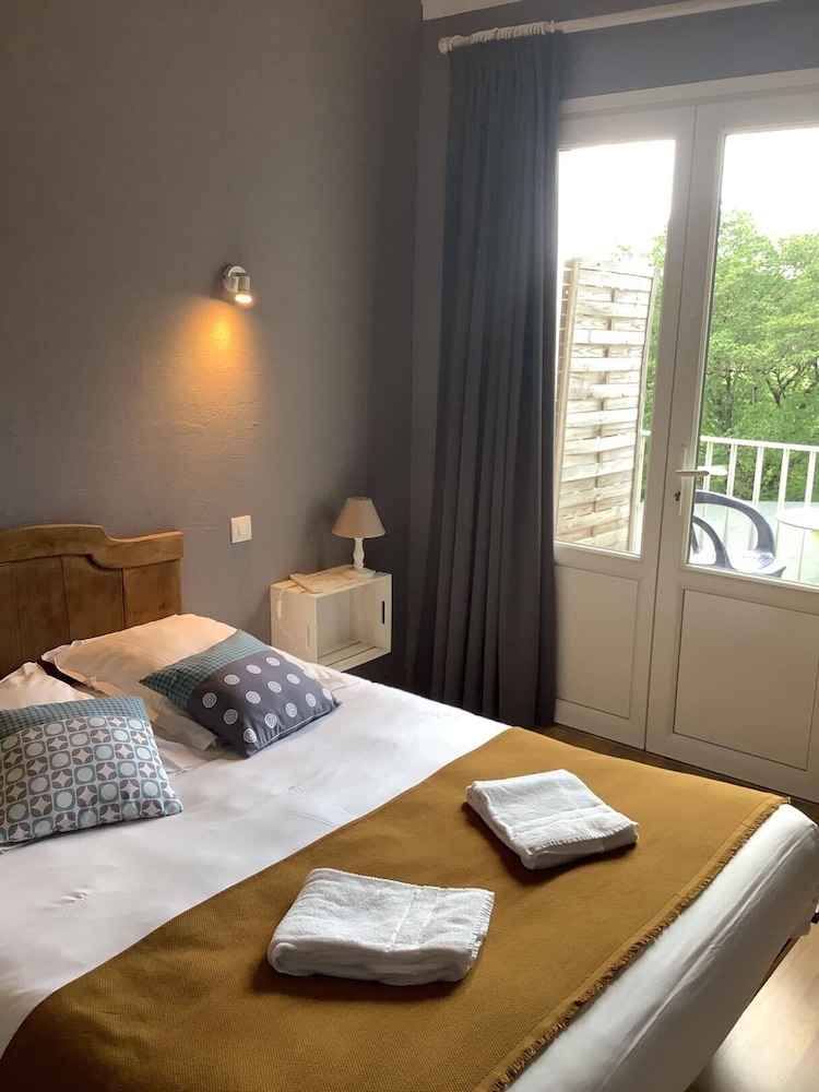Economy Double Room, 1 Double Bed, Balcony, Garden View