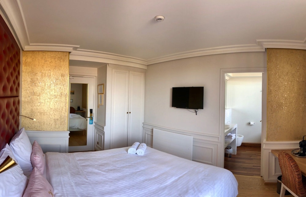 Double Room, Bathtub photo 1