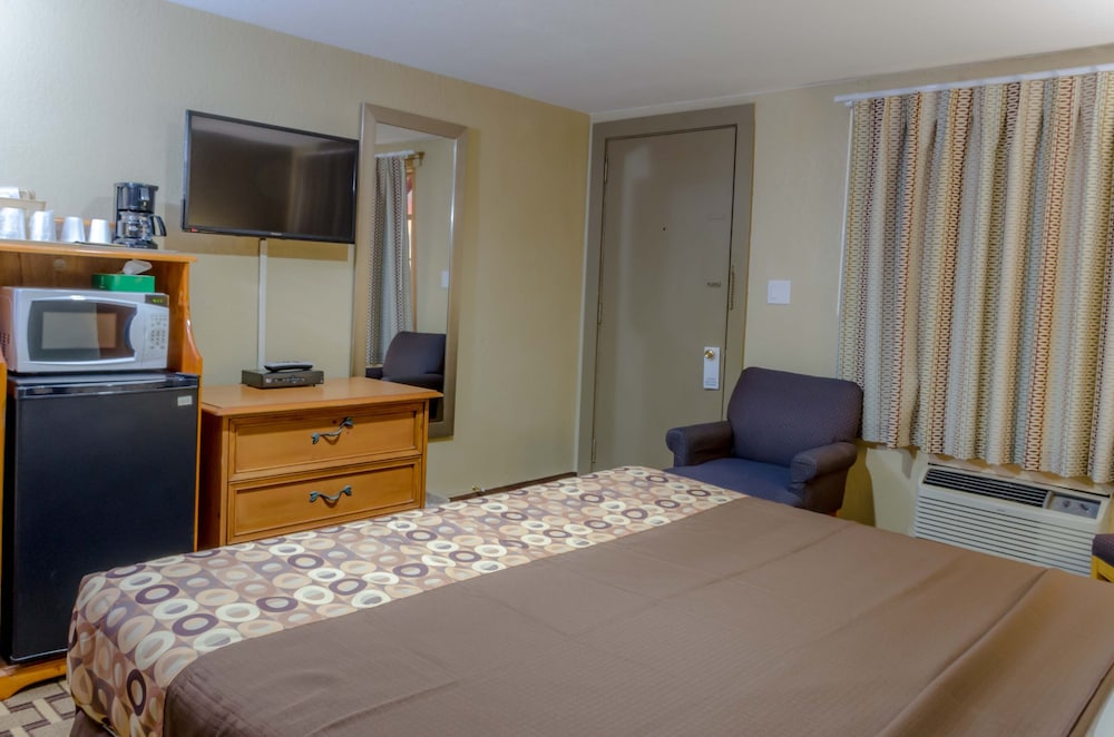 Room, 1 King Bed, Non Smoking