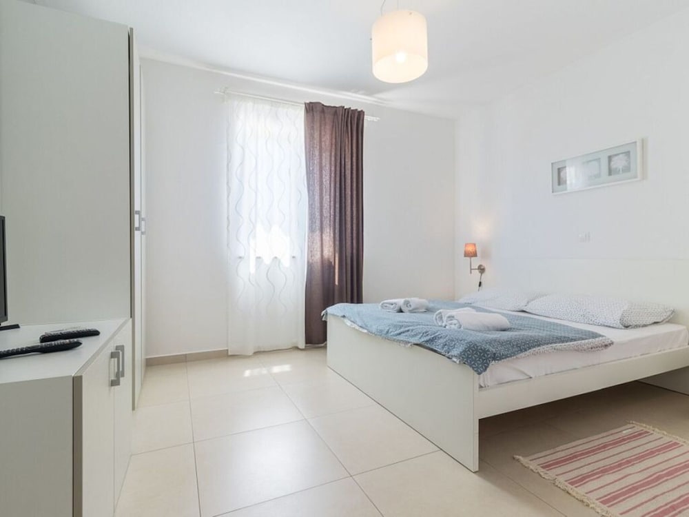 Villa photo 1