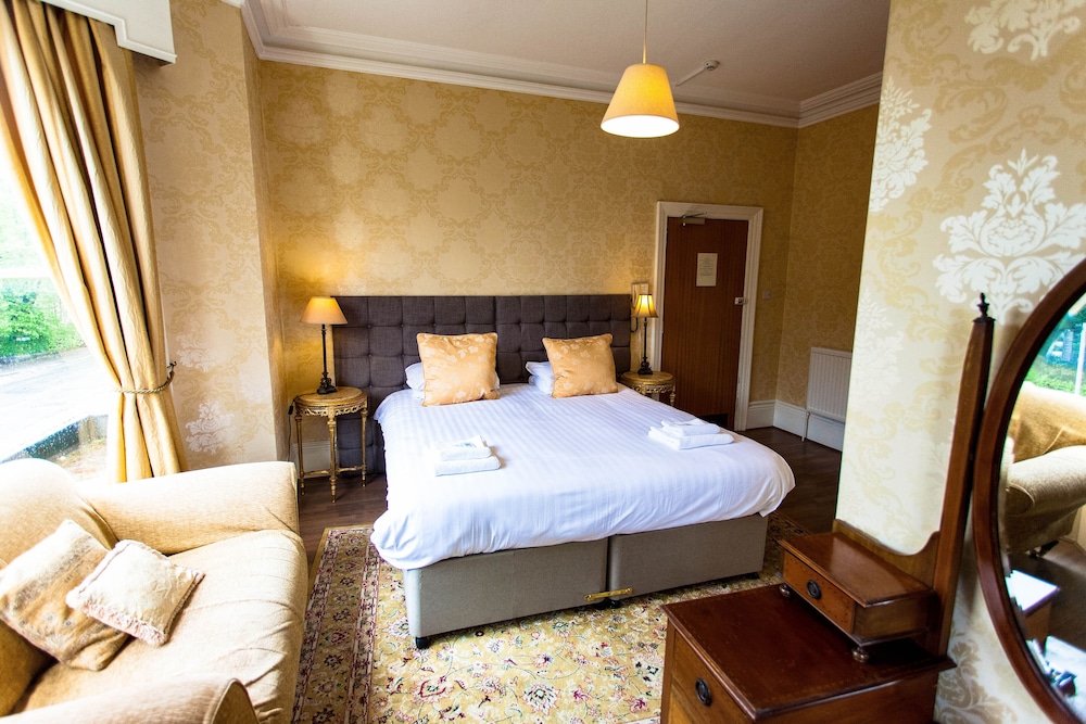 Large Double or Twin Room