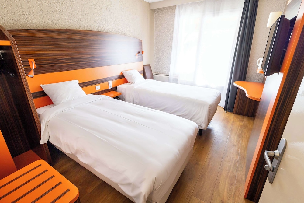 Standard Room, 2 Twin Beds - Photo 1