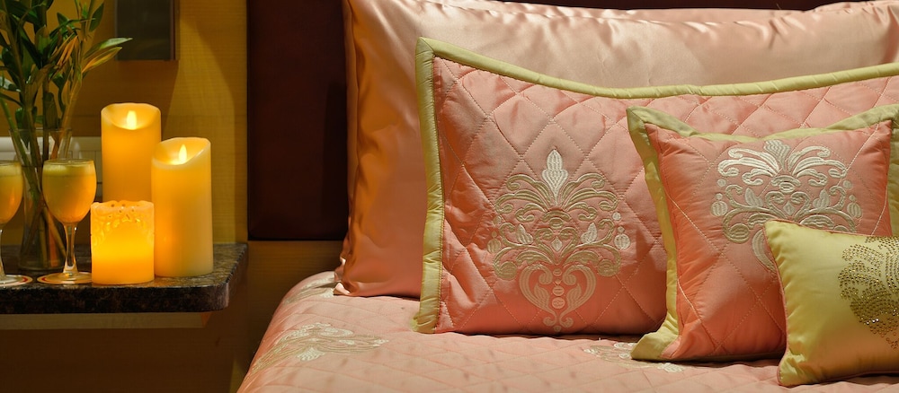 Superior Room City View Twin Bed - Photo 3