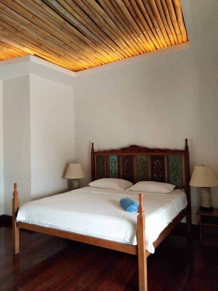 Villa photo 2
