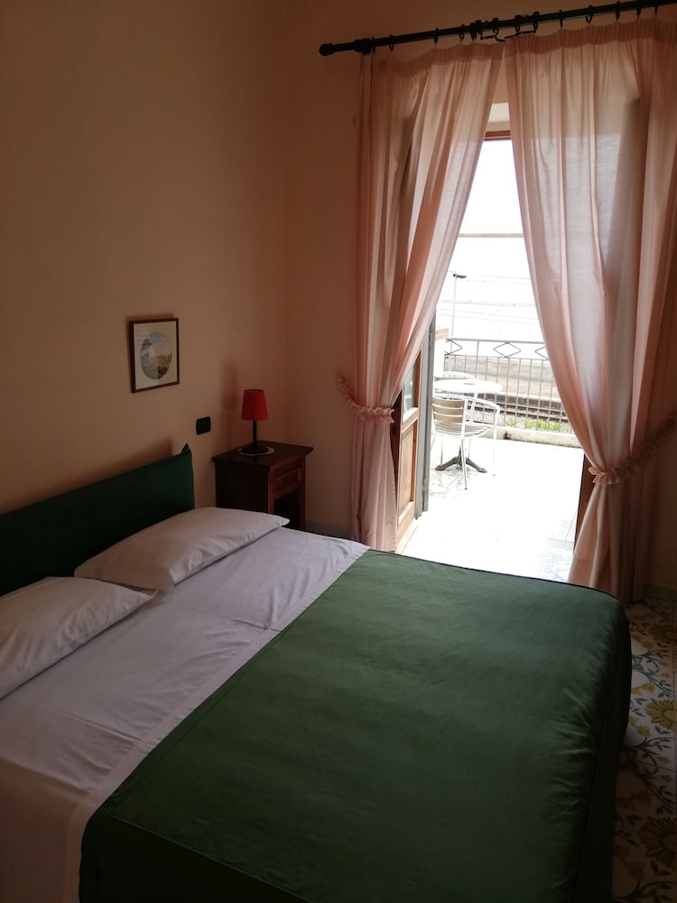 Double Room (206)