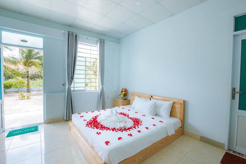 Superior Room, 2 Queen Beds, Garden View, Beachside photo 3