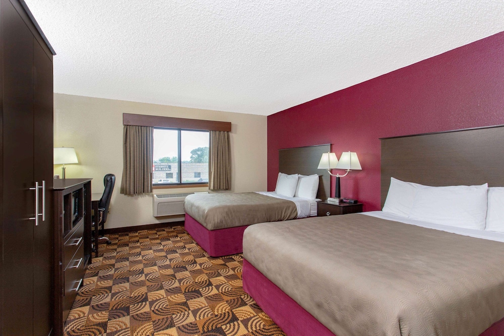 Room, 2 Queen Beds, Accessible, Non Smoking - Photo 1