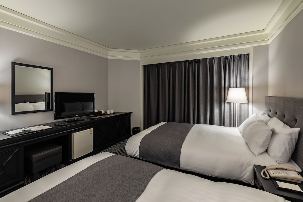 Deluxe Family Twin Room, Bathtub - Photo 2