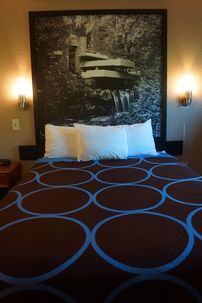 Suite, 1 King Bed, Non Smoking photo 2