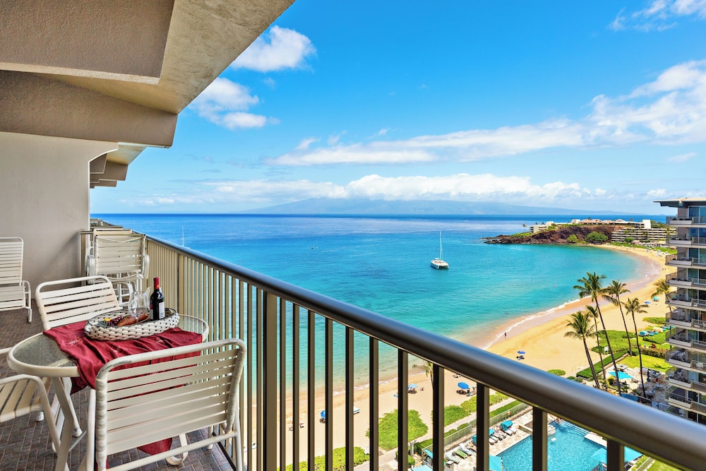 Premium Suite, 1 King Bed, Ocean View (1 Bath) photo 3