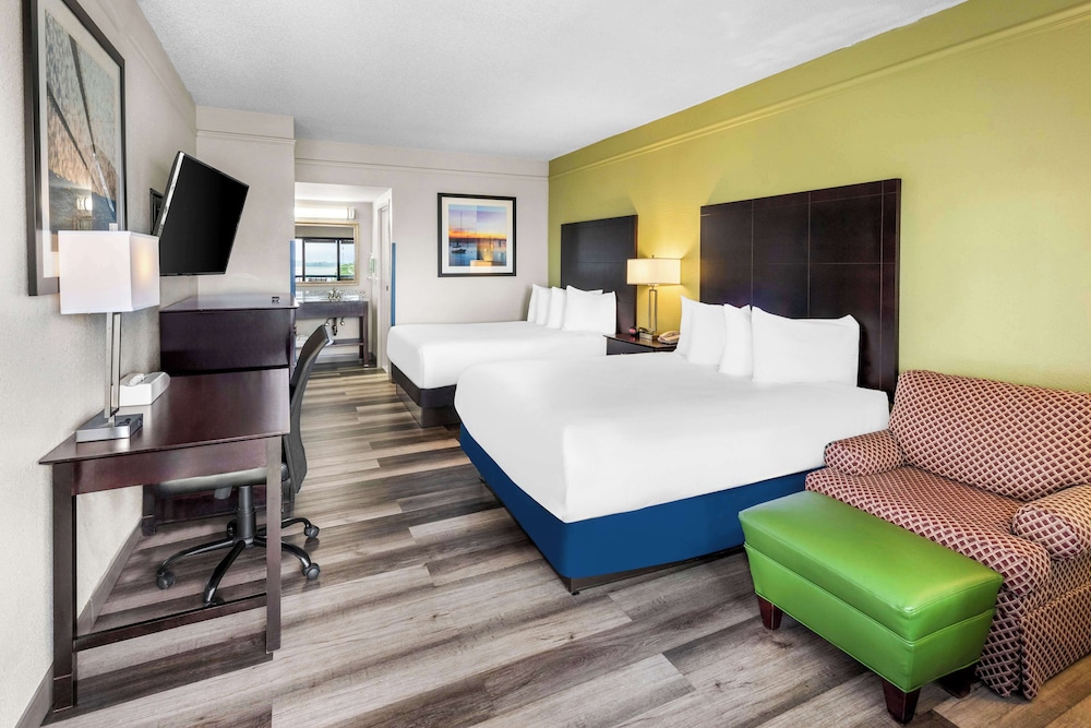 Standard Room, 2 Queen Beds, Non Smoking, Refrigerator & Microwave