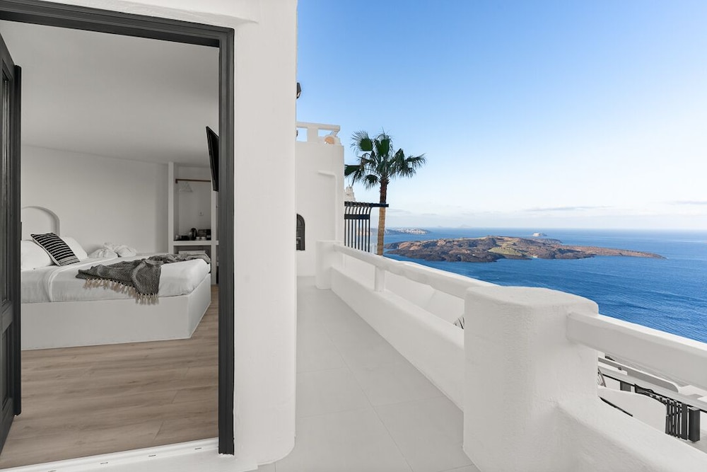 Studio with Outdoor Jetted Tub and Caldera View - Photo 3