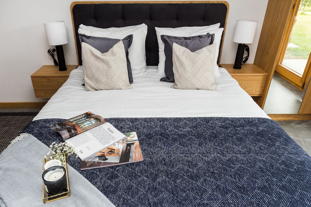 Deluxe Studio Suite