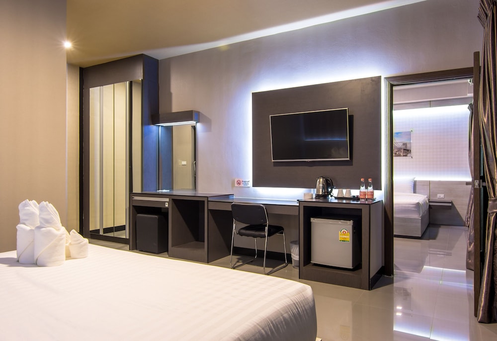 Connecting Room