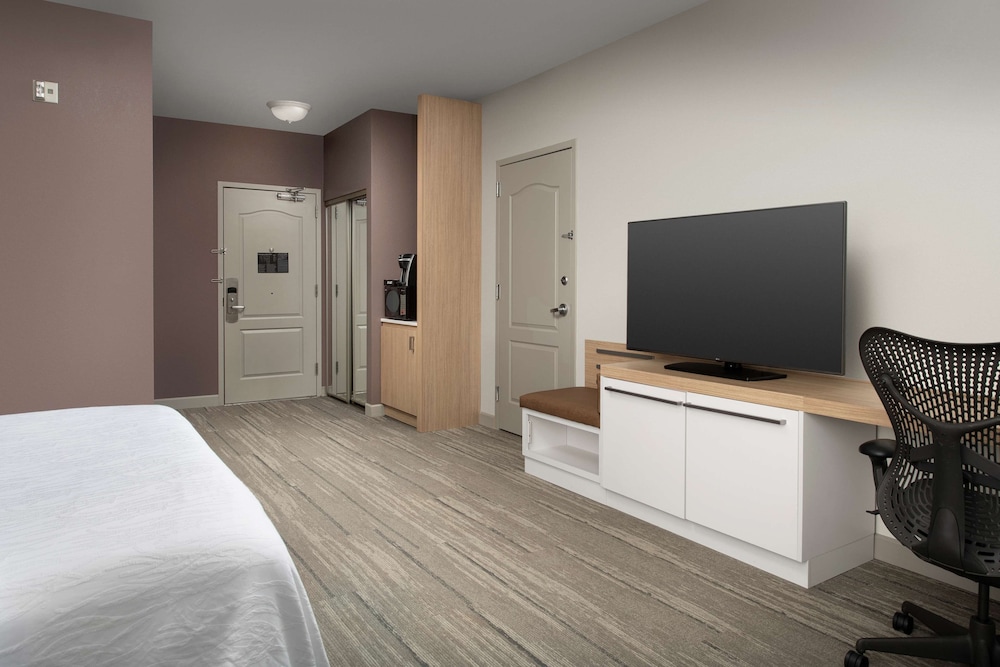 Room, 1 King Bed, Accessible, Non Smoking - Photo 1