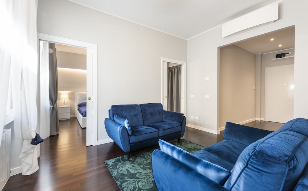 Luxury Apartment, city view (Via de 'Guicciardini 4) 5th floor with elevator
