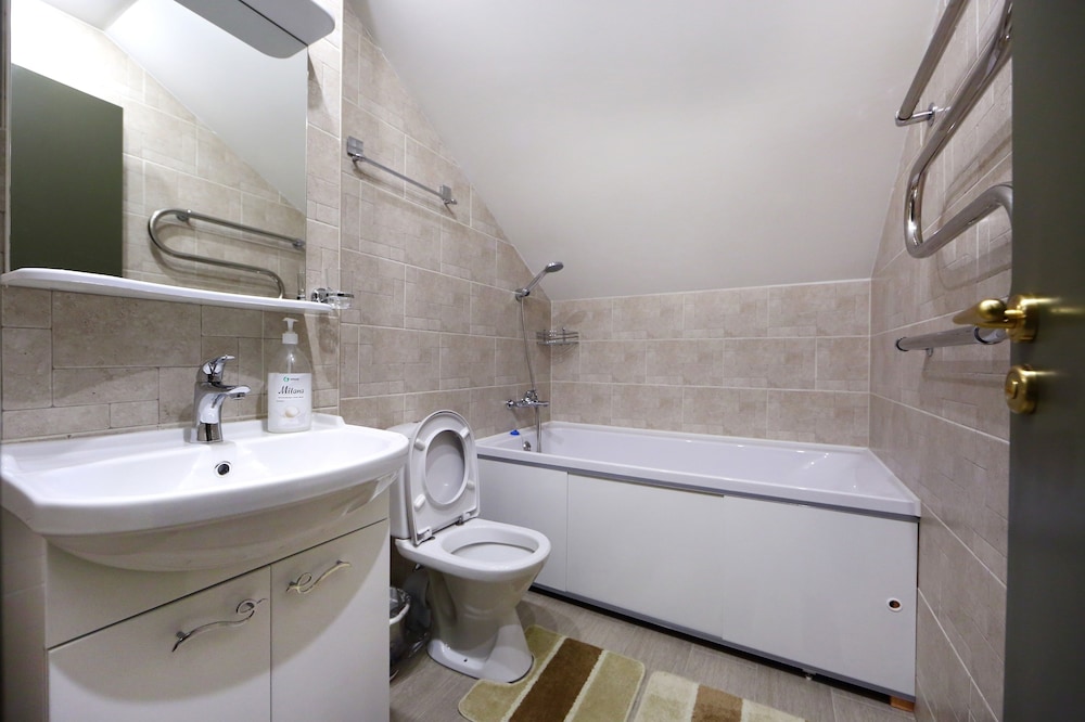 Economy Double Room, Shared Bathroom photo 3