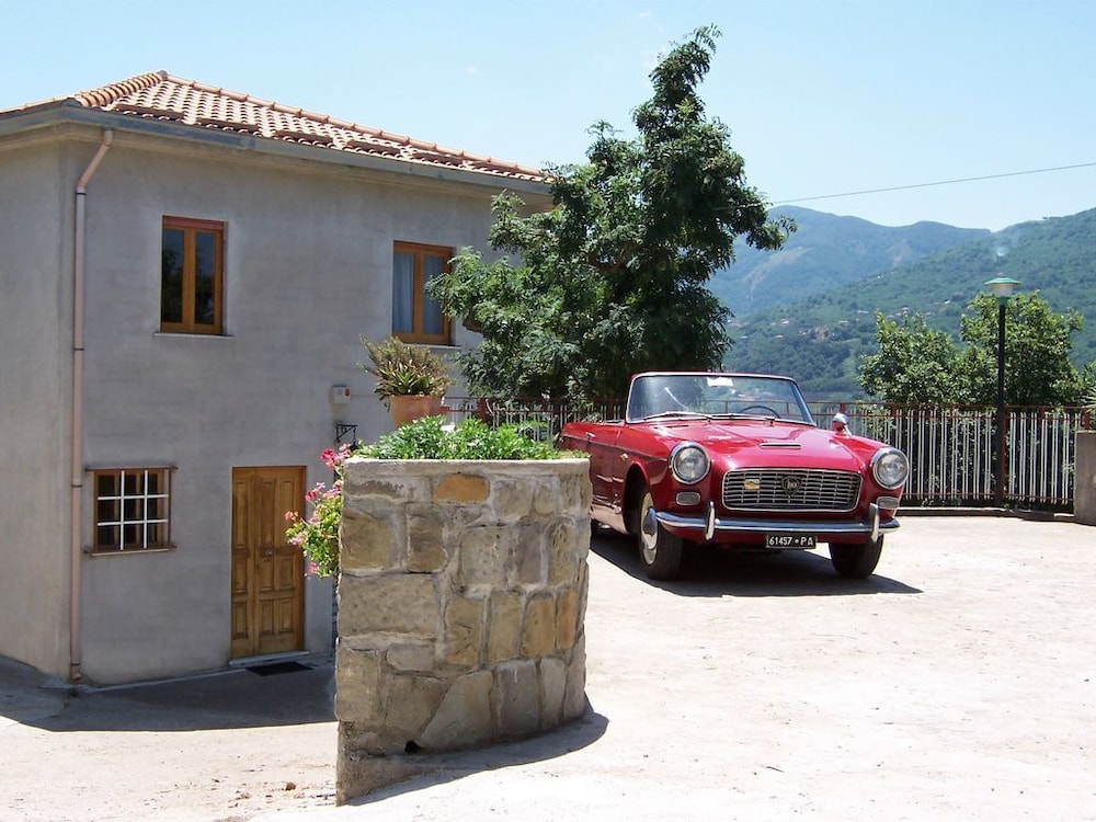 Panoramic House, Multiple Beds, Kitchen, Valley View photo 1