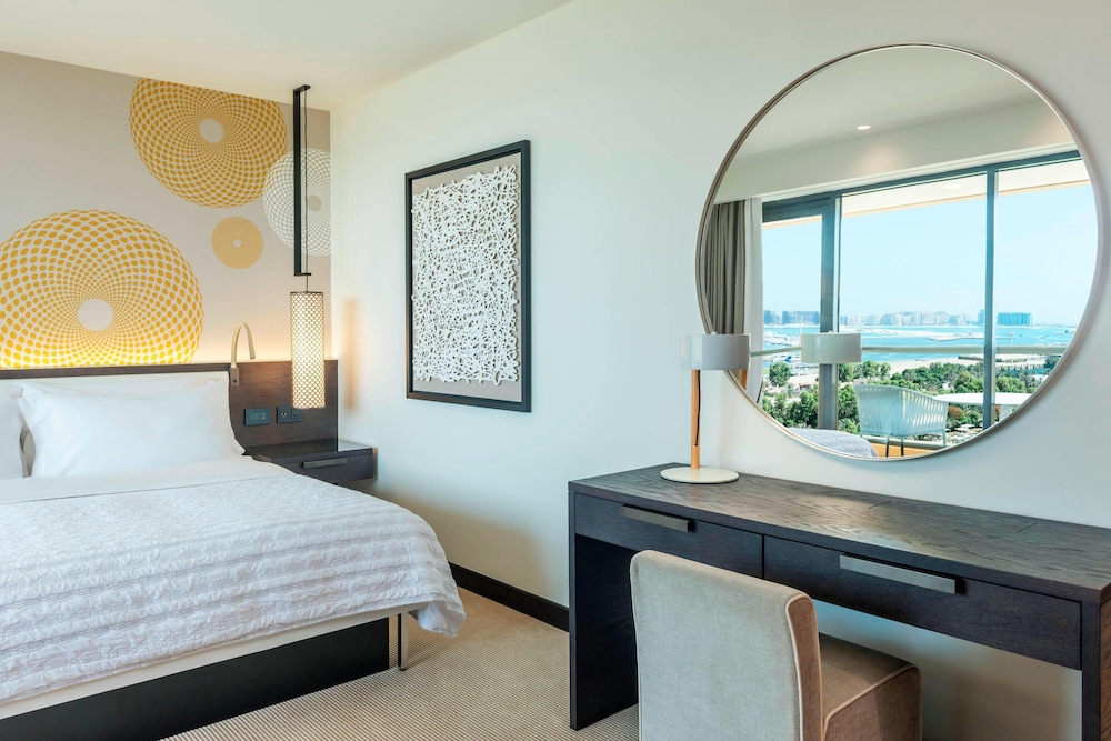 Family Suite, 1 Bedroom, Smoking, Sea View - Photo 5