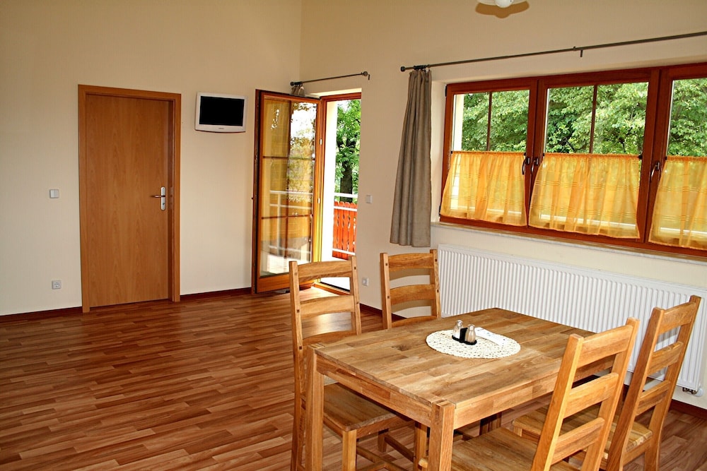 Apartment photo 3
